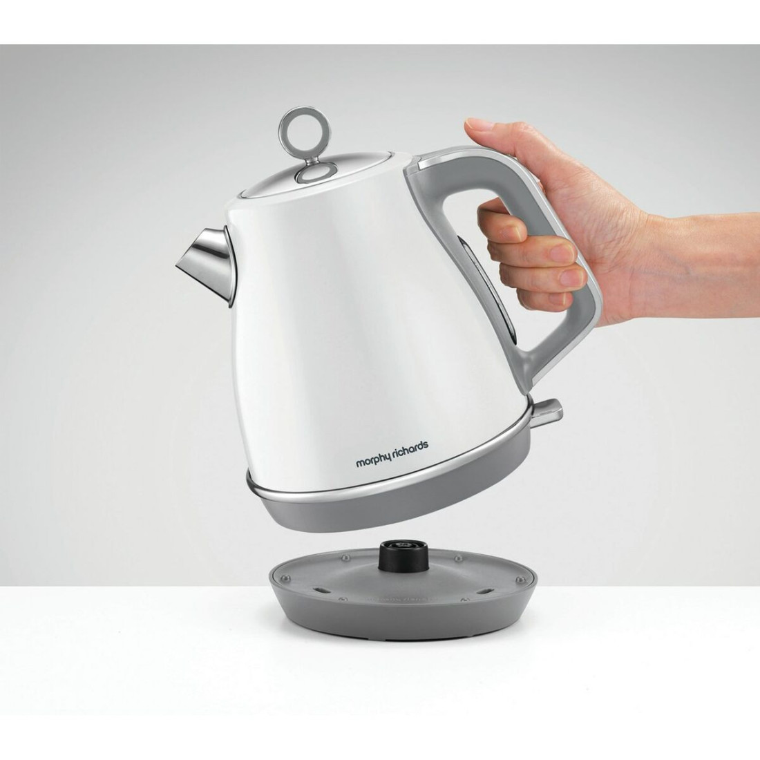 Virdulys Morphy Richards Evoke Balta Metalinis 2200 W 1,5 L