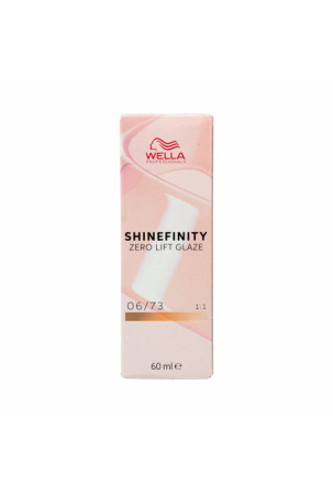 Nuolatinės spalvos dažymo Wella Shinefinity Nº 06/73 (60 ml)